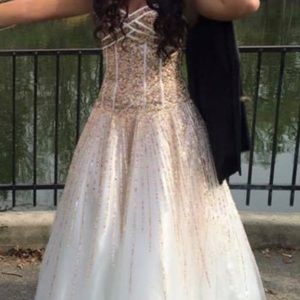 Prom Dress for sale! Size 8